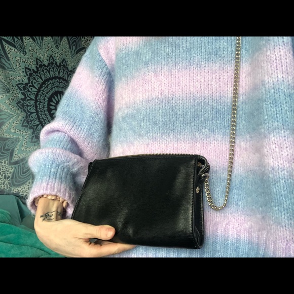 Black leather H&M mini purse with gold chain strap - Picture 5 of 6